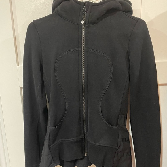 RARE LULULEMON SE Hiver 2013 Ruffled Up Scuba Hoodie - Picture 5 of 6